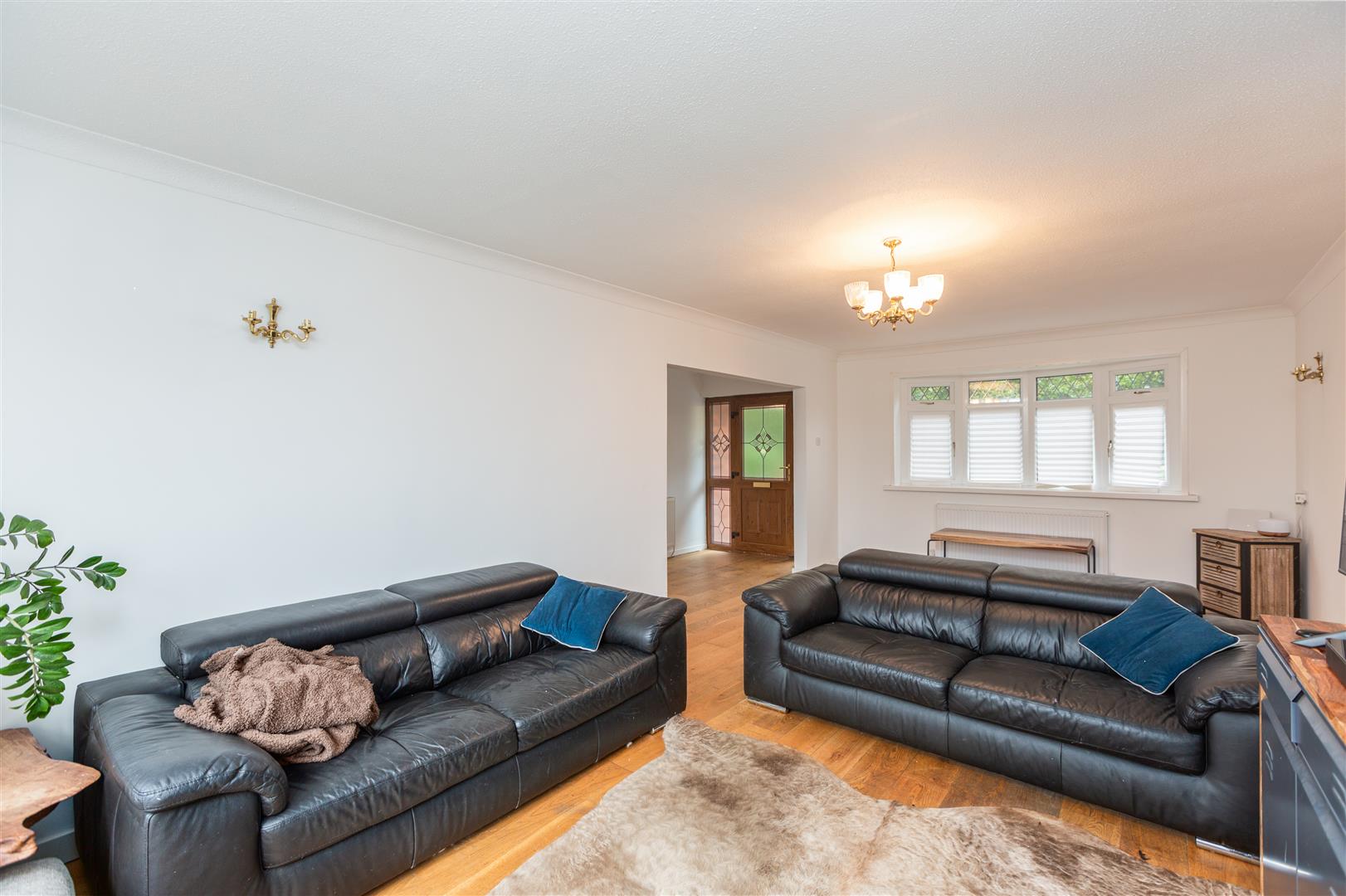 Llanmorlais, Swansea, SA4 3RY
